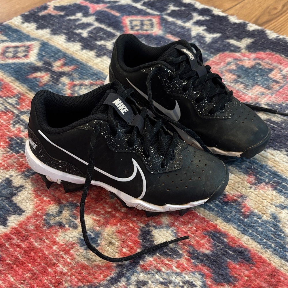 Nike Kids Black & White Baseball Cleats